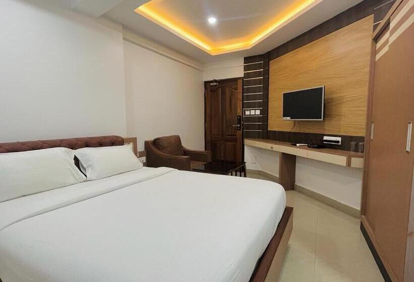 ホテル Auhtel Kannur