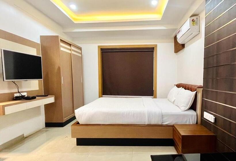 ホテル Auhtel Kannur