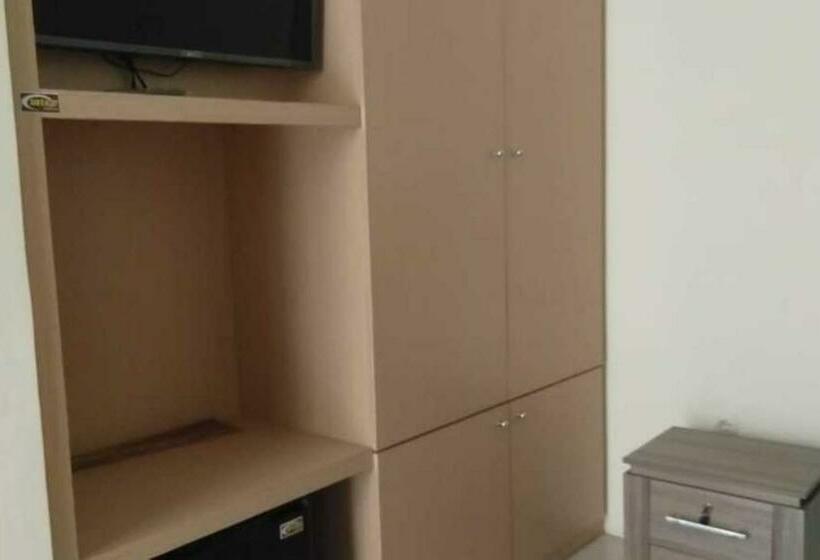 בית מלון כפרי Bang Alief Property Near Taman Tajamara Sumenep Mitra Reddoorz