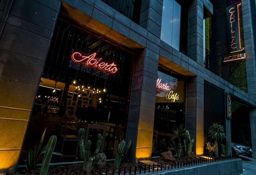 هتل کپسول Cadillac Cocoon Beds