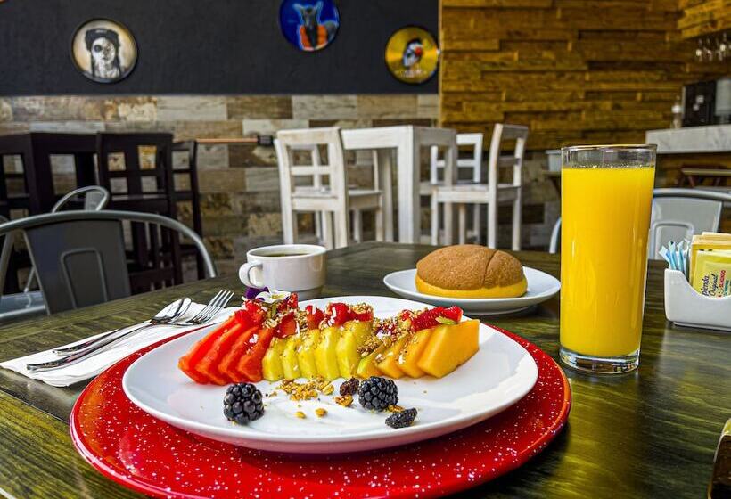 هتل کپسول Cadillac Cocoon Beds