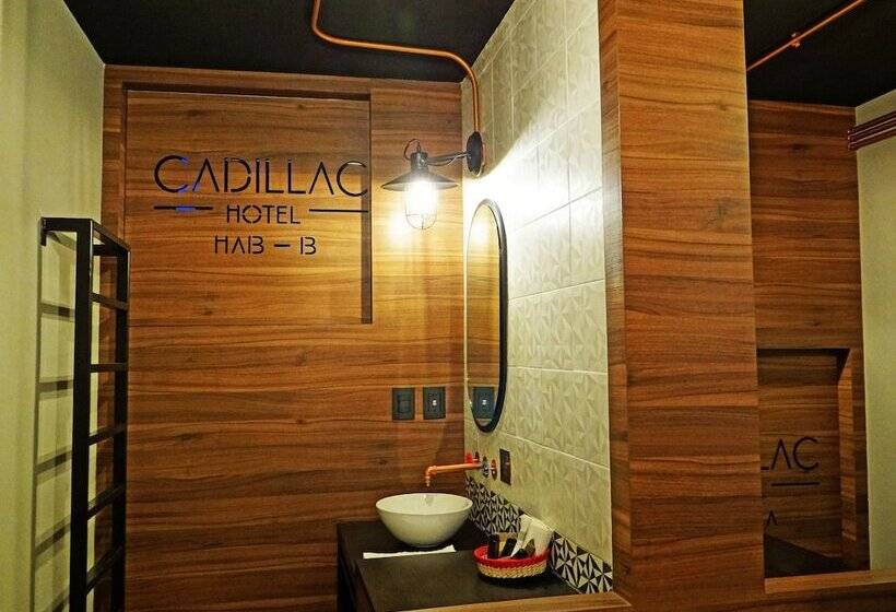 هتل کپسول Cadillac Cocoon Beds