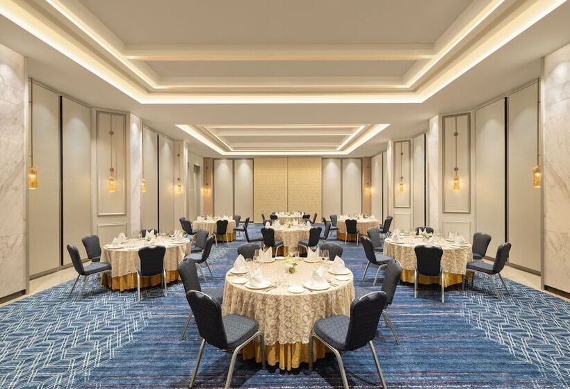 هتل Fairfield By Marriott Mumbai International Airport