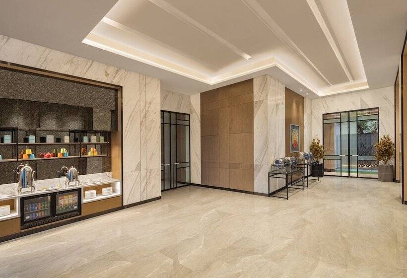 هتل Fairfield By Marriott Mumbai International Airport