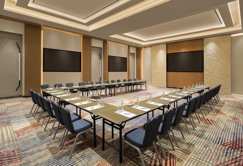 هتل Fairfield By Marriott Mumbai International Airport