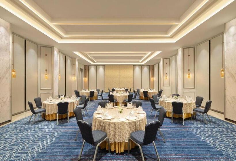 هتل Fairfield By Marriott Mumbai International Airport