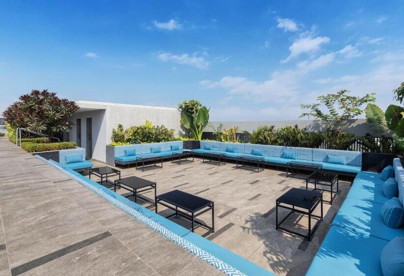 هتل Fairfield By Marriott Mumbai International Airport