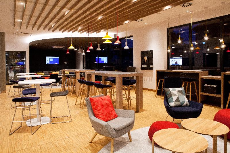 호텔 Holiday Inn Express Dusseldorf Airport