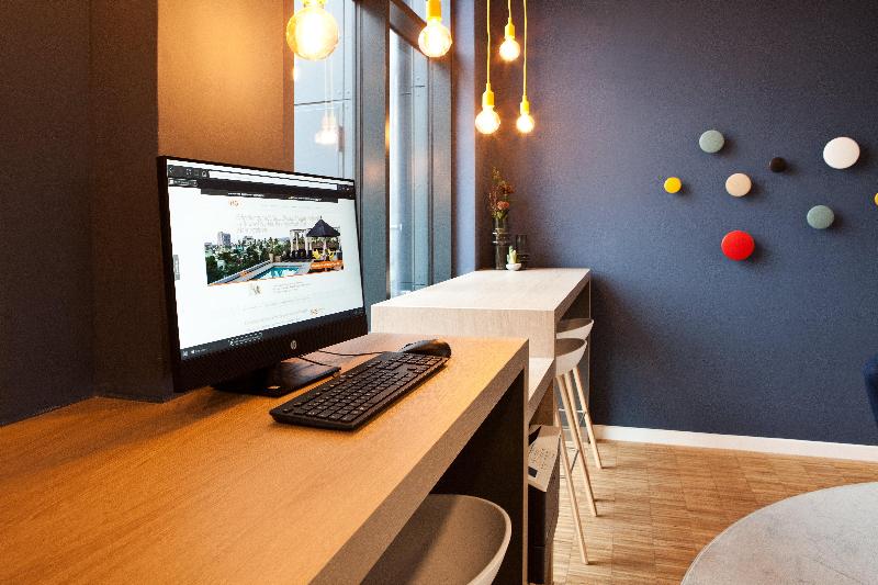 호텔 Holiday Inn Express Dusseldorf Airport