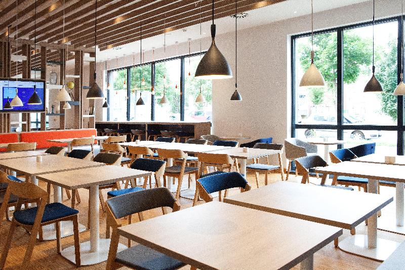 호텔 Holiday Inn Express Dusseldorf Airport