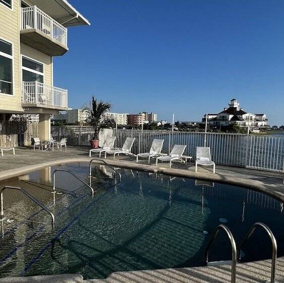 هتل Lighthouse Club