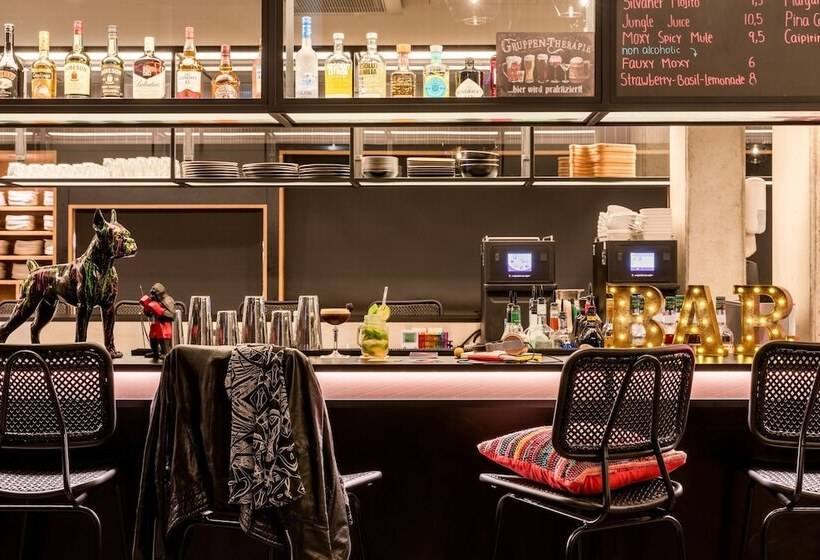 ホテル Moxy Wuerzburg