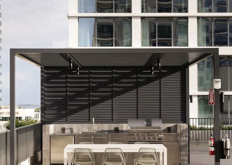 فندق Roost Tampa