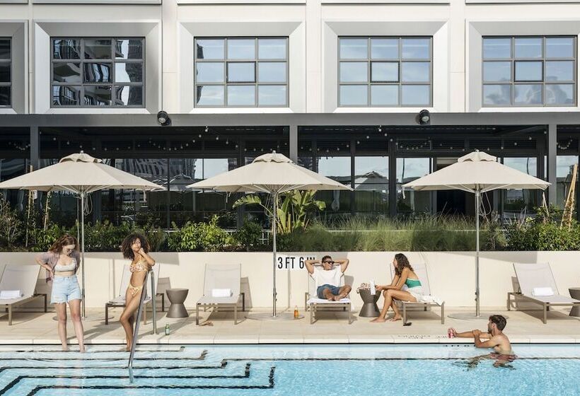 فندق Roost Tampa