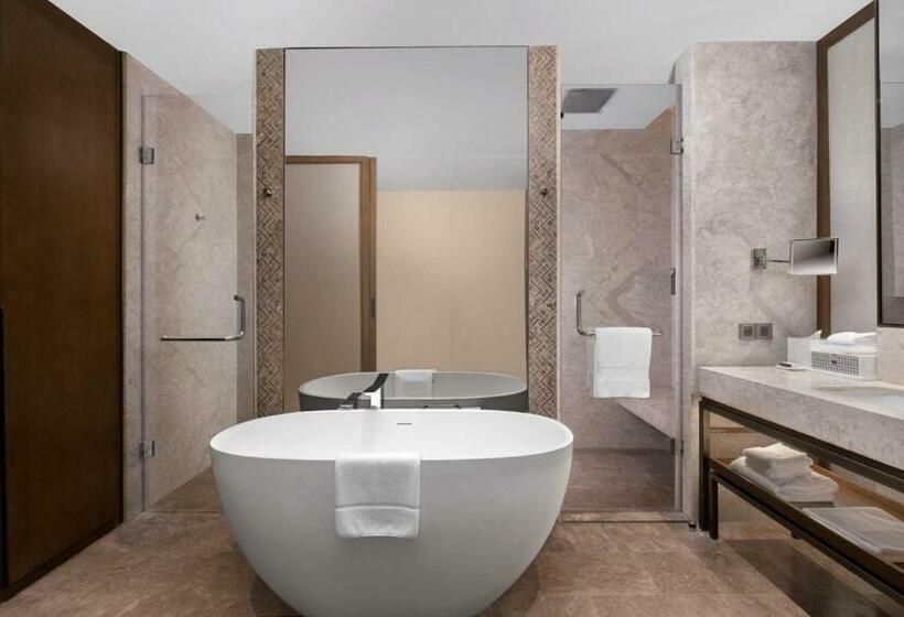 Отель Sheraton Cebu Mactan Resort