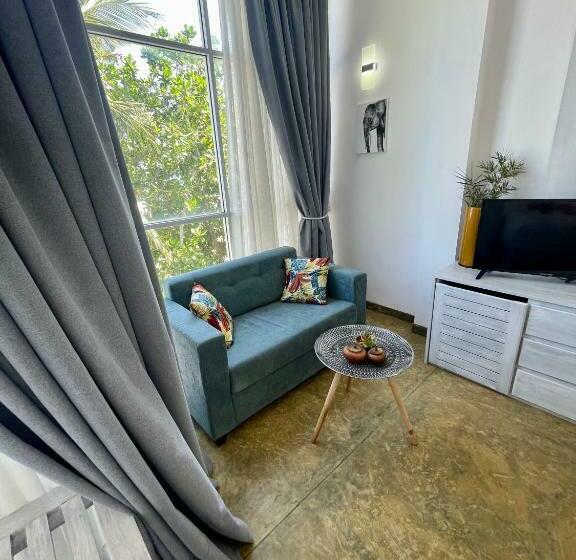 Smeralda Beach Hotel Dikwella