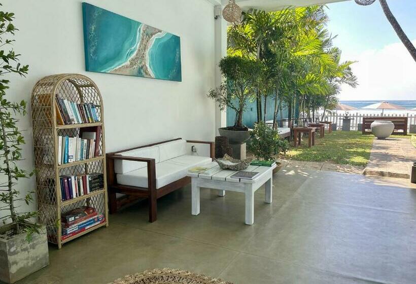 Smeralda Beach Hotel Dikwella