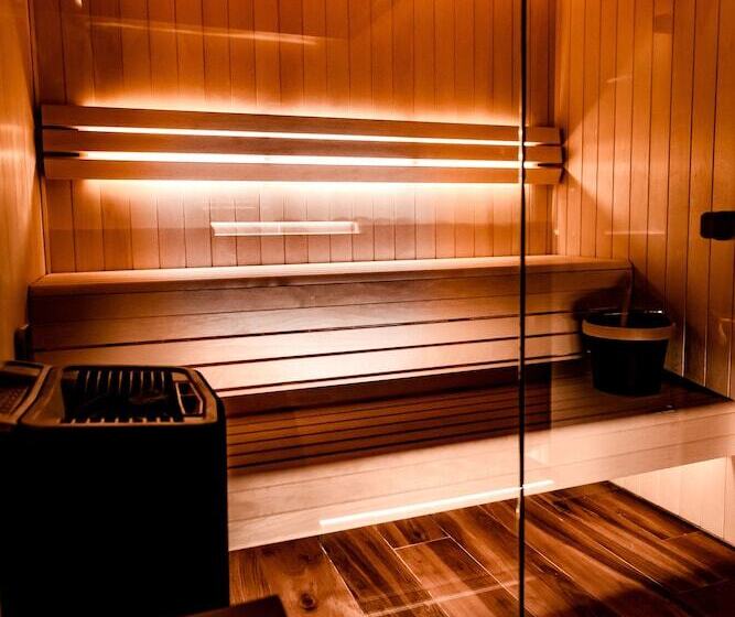 هتل Stables Ashbourne