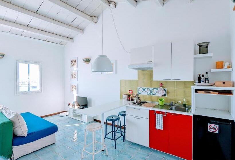 Le Dimore Del Pescatore Nel Porto Di Sciacca   La Nica