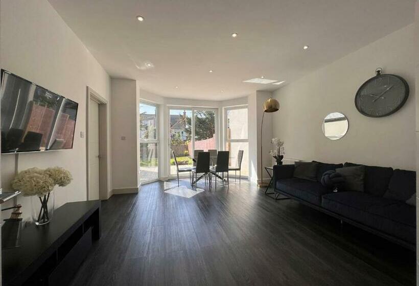 Star London Finchley Road 3 Bed Oasis With Garden