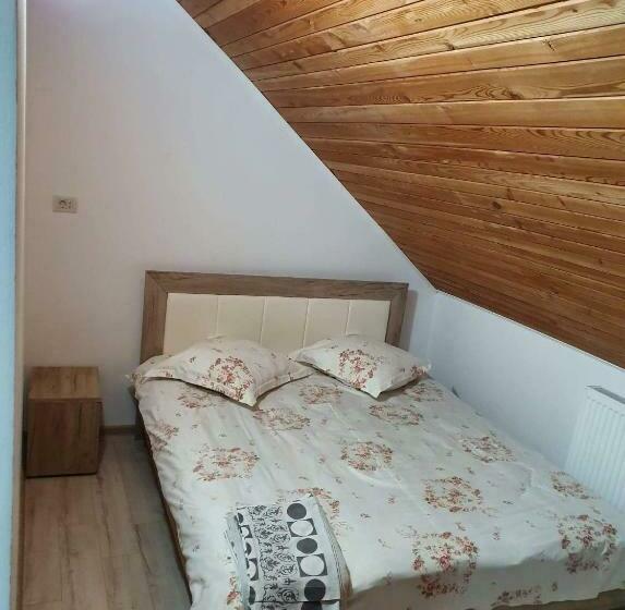 פנסיון Vila Aslam