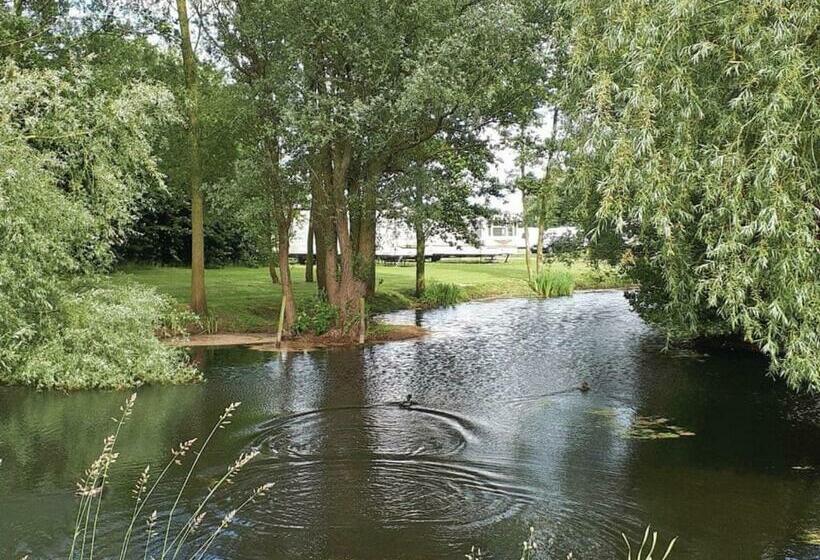 Курорт Barlings Country Park