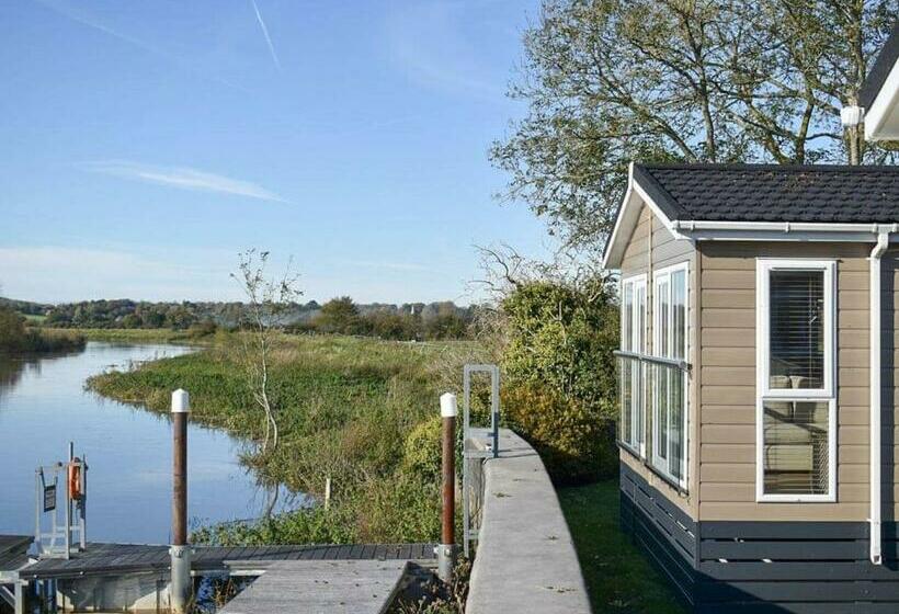 Курорт Riverside Holiday Park