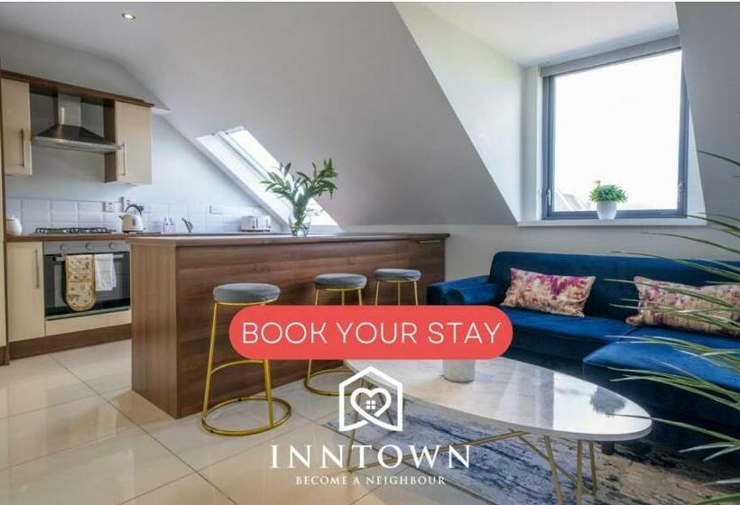 Three Bed Apartment Sleeps 5 In Botanic