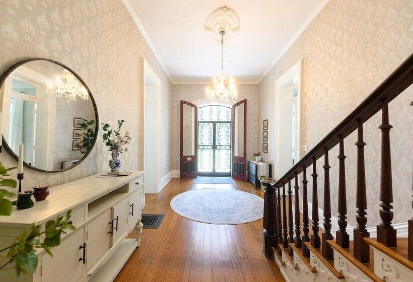 Общежитие Rose Hill Inn