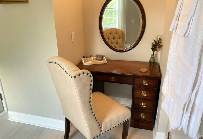 Общежитие Rose Hill Inn