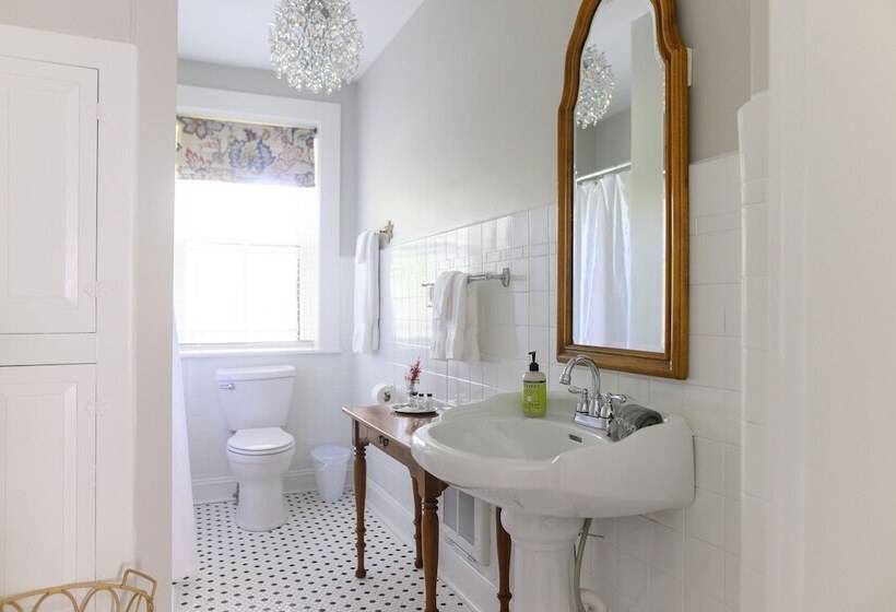 Общежитие Rose Hill Inn