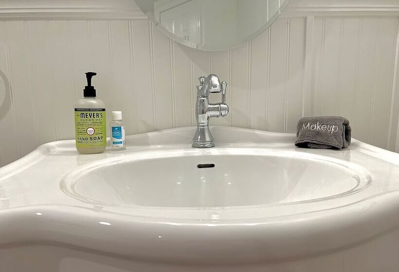 Общежитие Rose Hill Inn