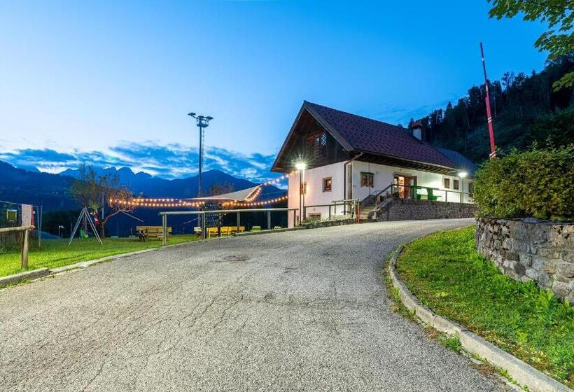 הוסטל Zoncolan Camping Caravan