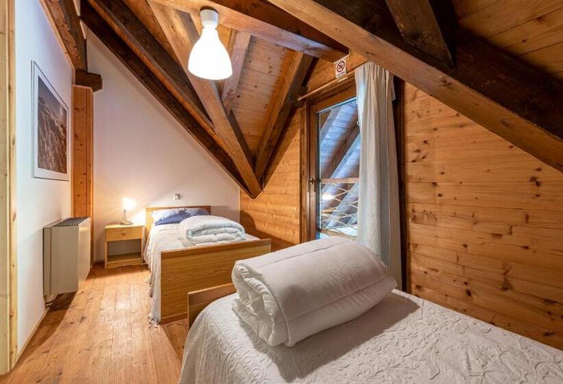 הוסטל Zoncolan Camping Caravan