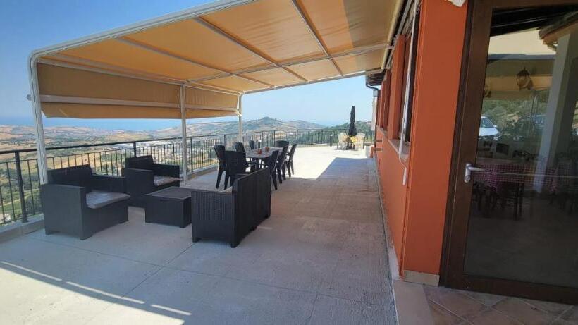 צימר La Terrazza Motta