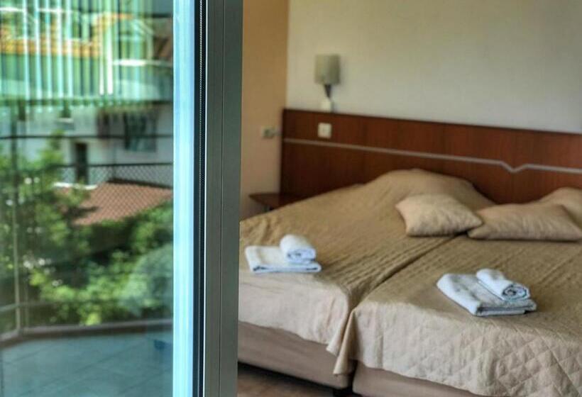 ホテル хотел кристал