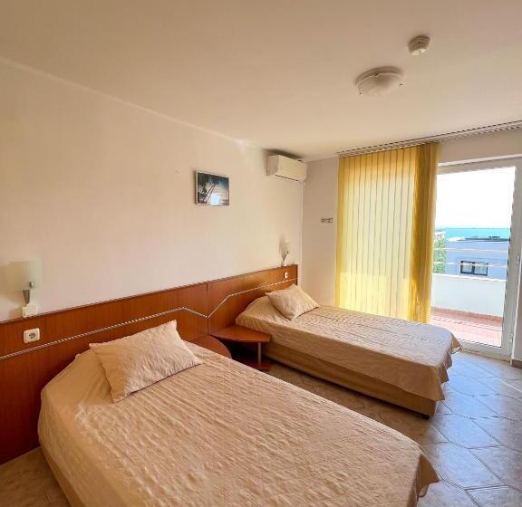 ホテル хотел кристал