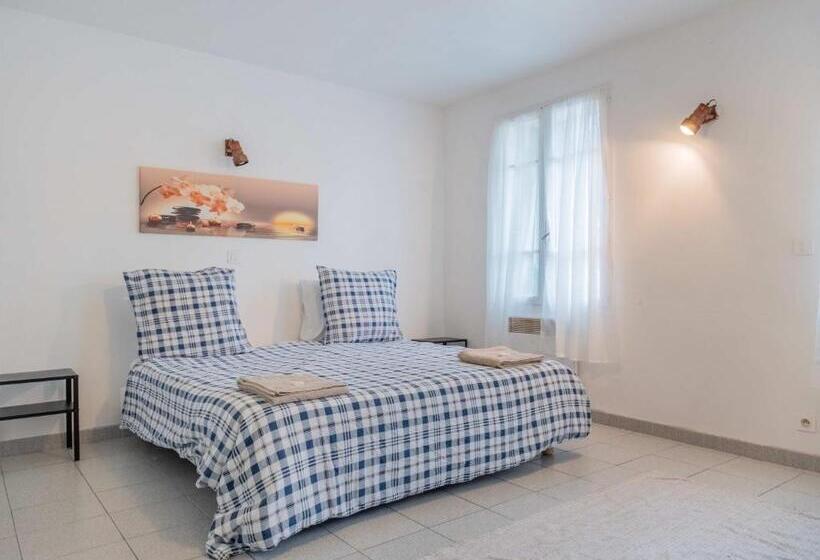 فندق Auberge De Calendal