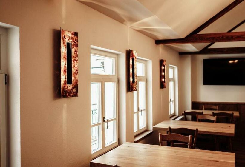 호텔 Gasthaus Zum Adler