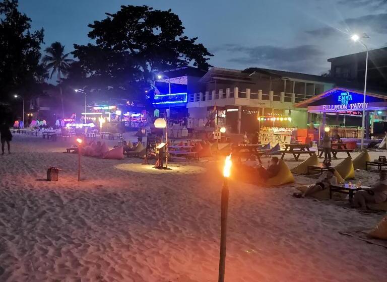 Отель Haadrin Village Fullmoon