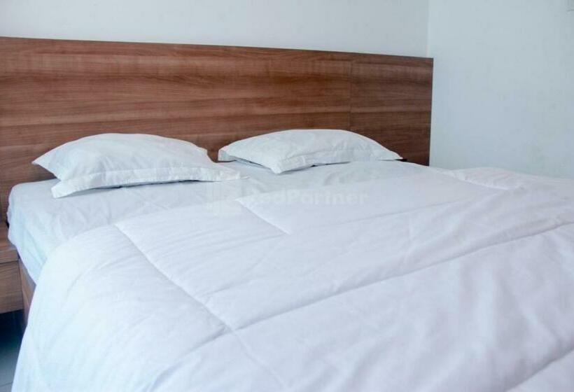 ホテル Redliving Apartemen Treeparkcity My Rooms Tower Alpine