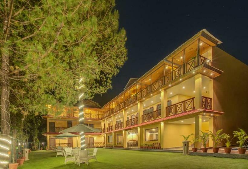 Отель Summit Jungle Resort