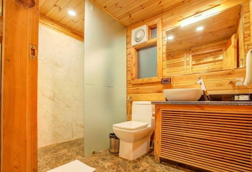 Отель Summit Jungle Resort