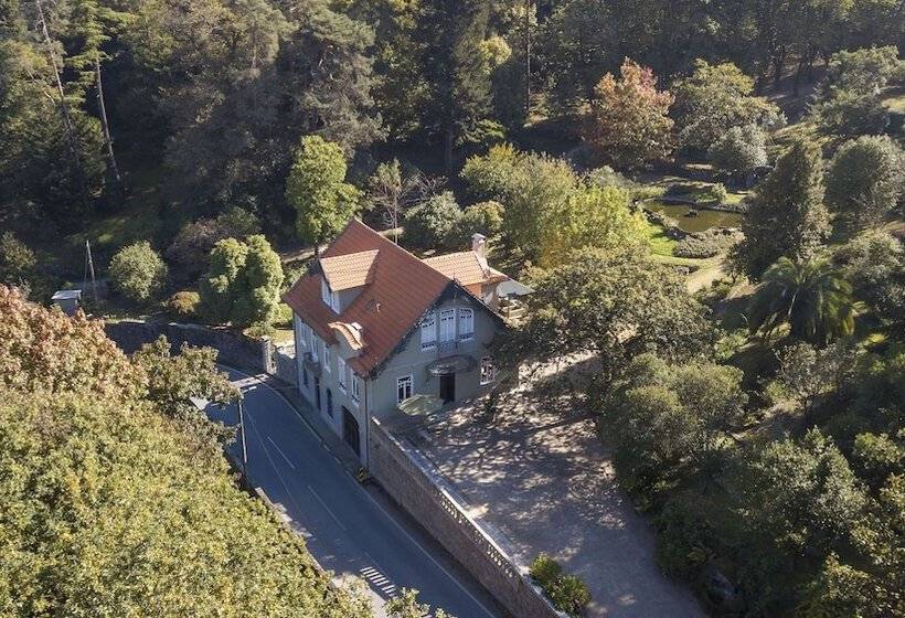 בית מלון כפרי The Grove Houses