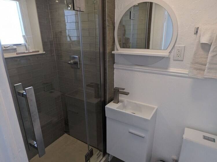 فندق على الطريق Little Canyon Inn