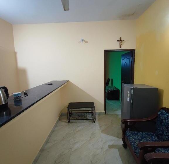 פנסיון Solana Place