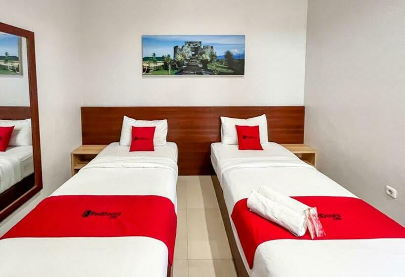 Reddoorz Plus @ Grand Tabona Hotel Ternate