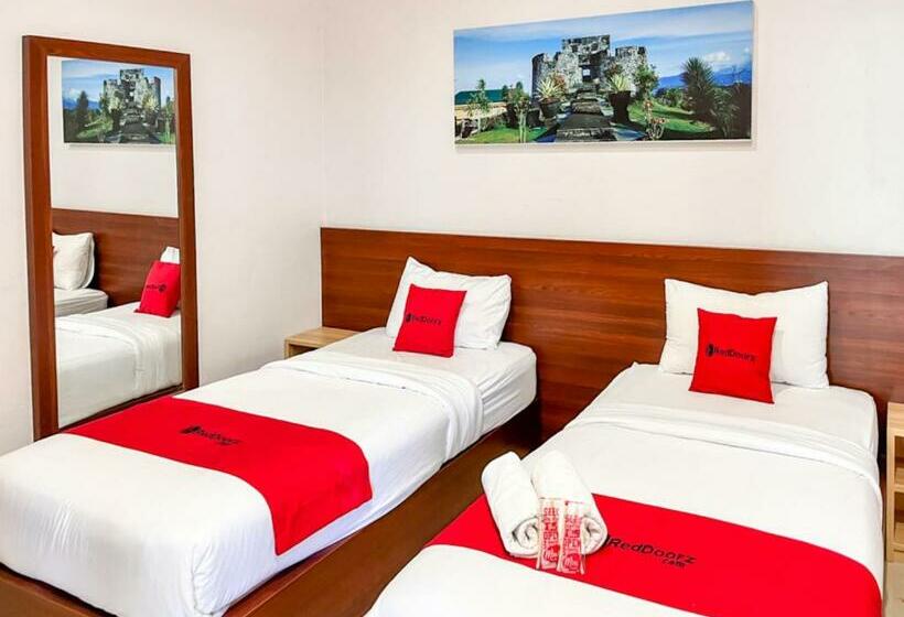 Reddoorz Plus @ Grand Tabona Hotel Ternate