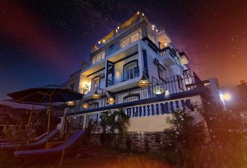 تختخواب و صبحانه Blue Wave Lodge