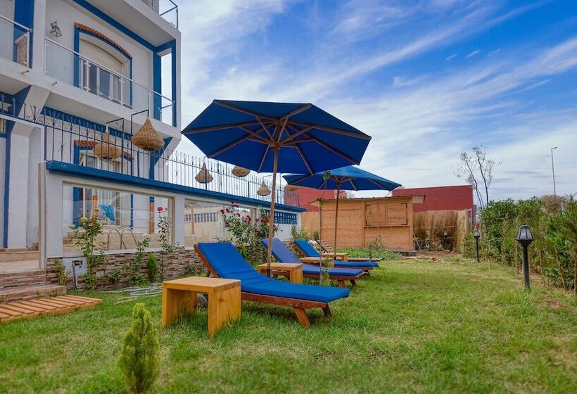 تختخواب و صبحانه Blue Wave Lodge